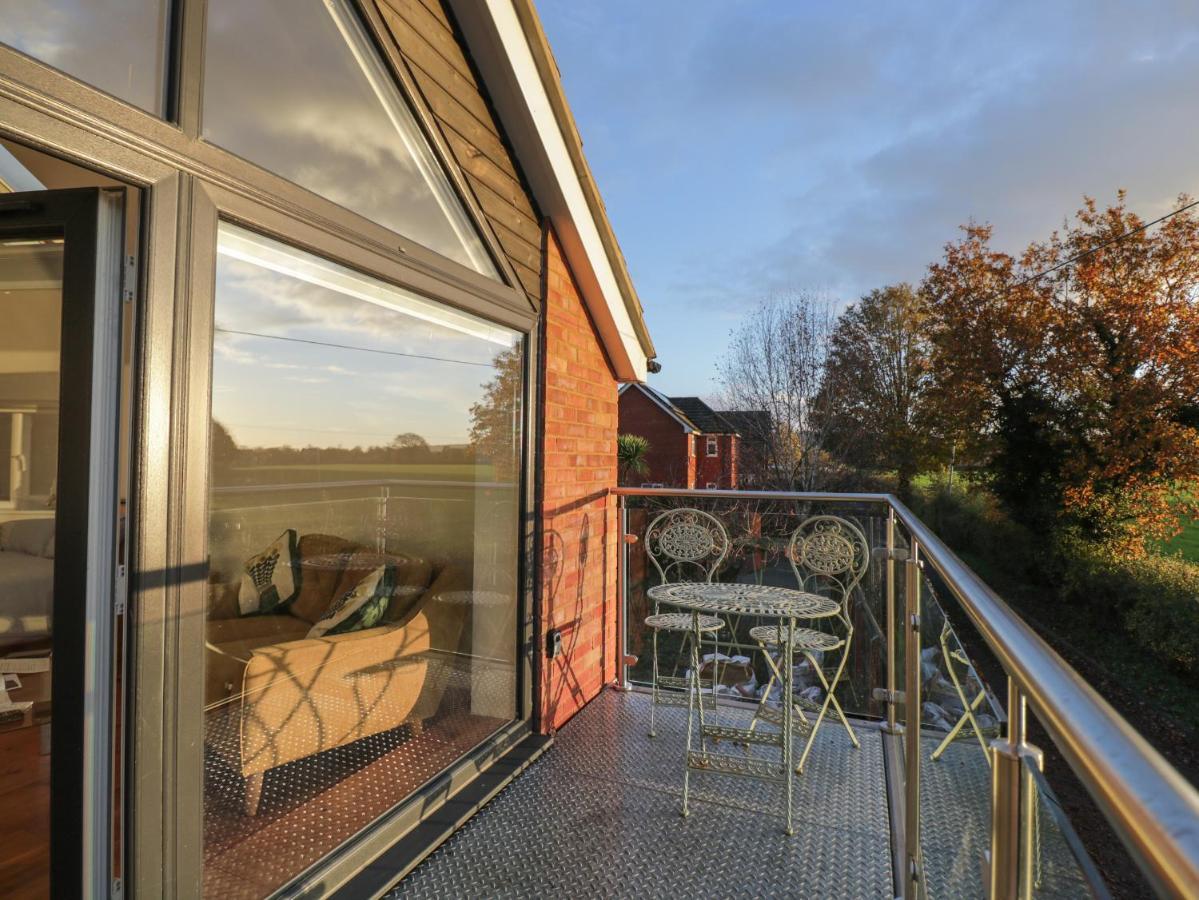 Ferienwohnung Upper Annex Calne Exterior foto